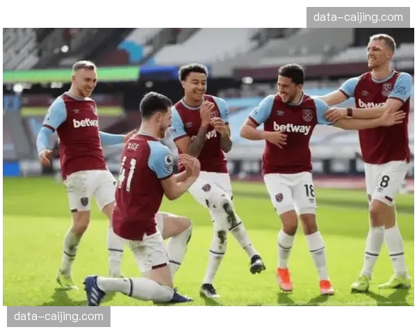 西汉姆联主场气势如虹 四球大胜提振保级士气